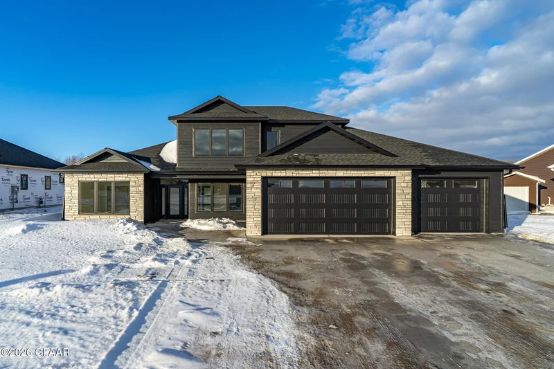 5422 Courtyard Drive, Grand Forks, ND - Image 1