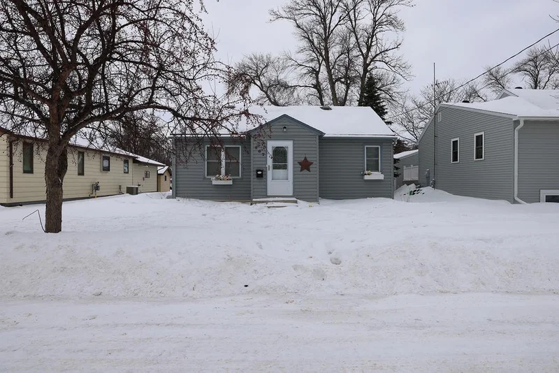307 10 1/2 Street, Wahpeton, ND - Image 1
