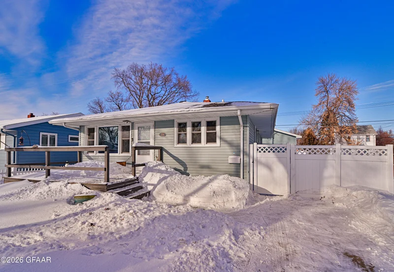 2206 8th Avenue, Grand Forks, ND - Image 1