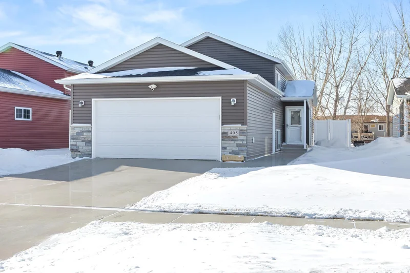 405 5th Street, Horace, ND - Image 1