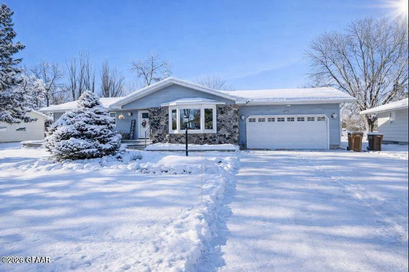 1012 10th Avenue, East Grand Forks, MN - Image 1