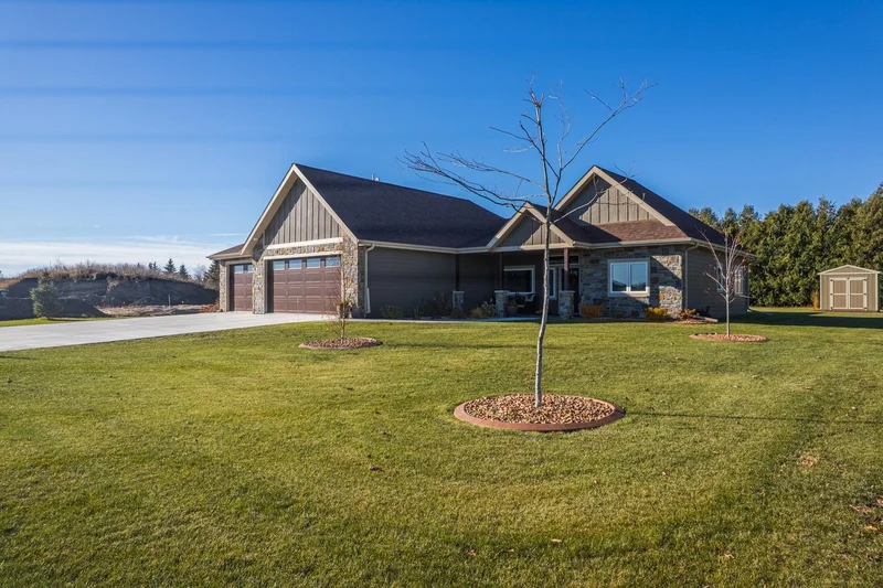 626 Lake Forest Circle, Detroit Lakes, MN - Image 1
