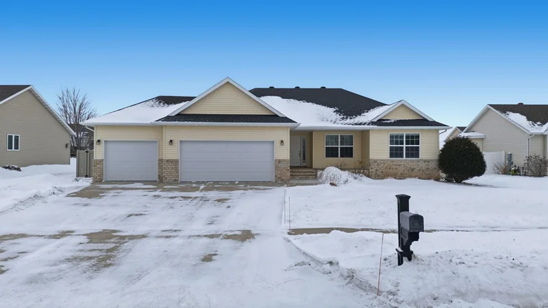 3648 Pierce Street, Fargo, ND - Image 1