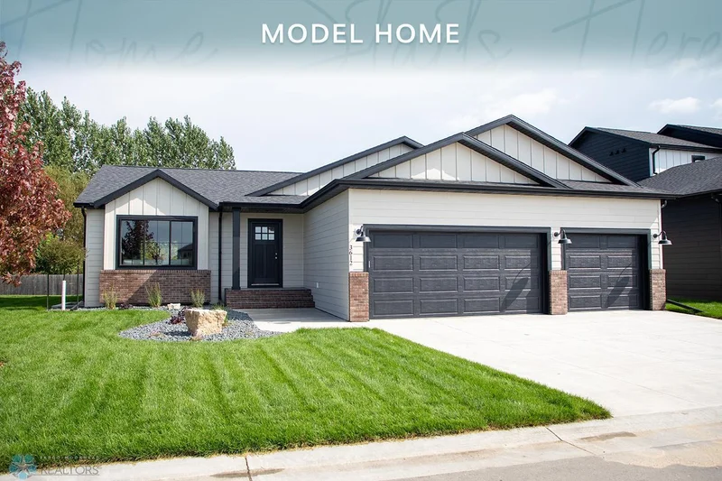 3612 Decorah Way, Fargo, ND - Image 1