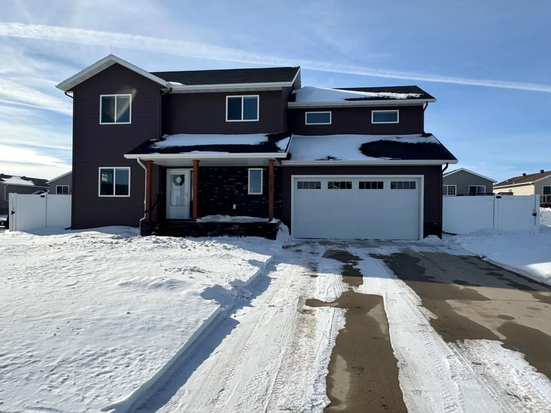 6163 Maple Valley Drive, Fargo, ND - Image 1