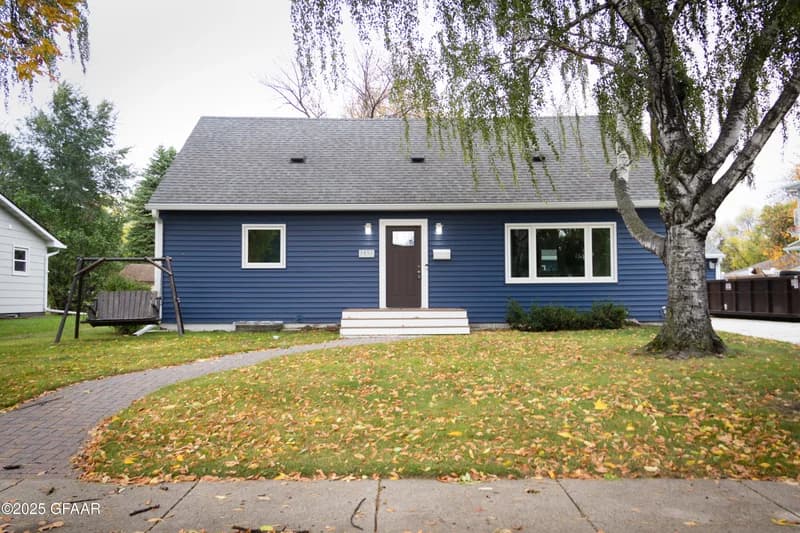1452 Hill Avenue, Grafton, ND - Image 1