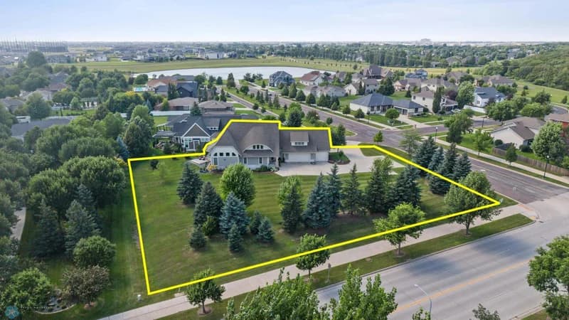 2508 Rose Creek Parkway, Fargo, ND - Image 1