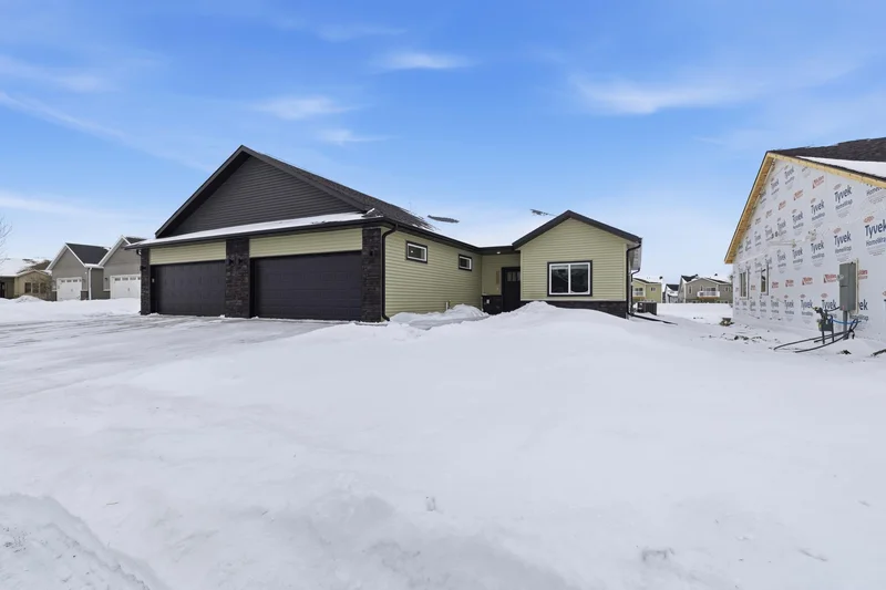 3022 41st Avenue, Moorhead, MN - Image 1