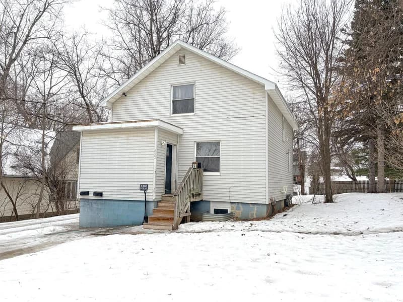 822 Maple Avenue, Fergus Falls, MN - Image 1