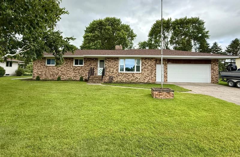 604 5th Avenue, Barnesville, MN - Image 1