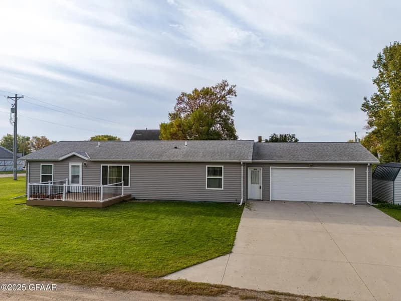 204 Johnson Street, Shelly, MN - Image 1