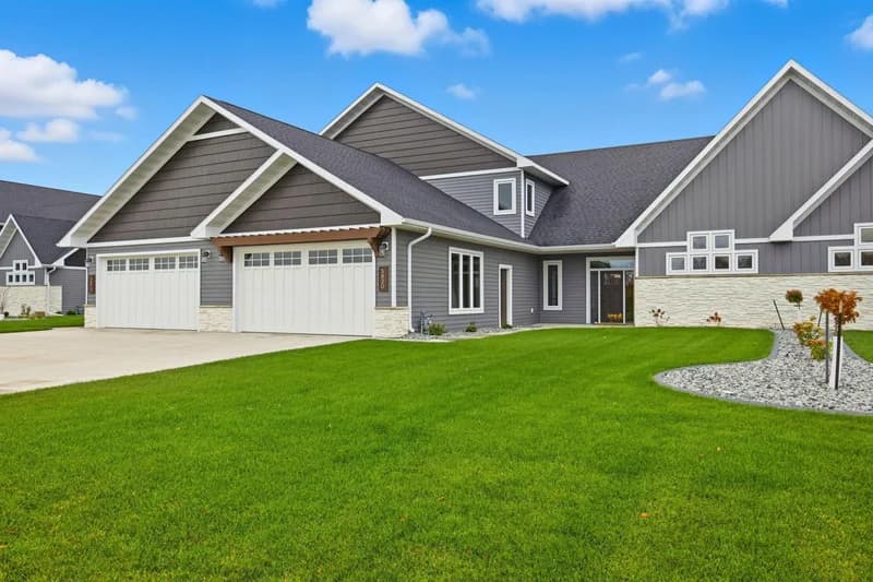 5820 31 Street, Fargo, ND - Image 1