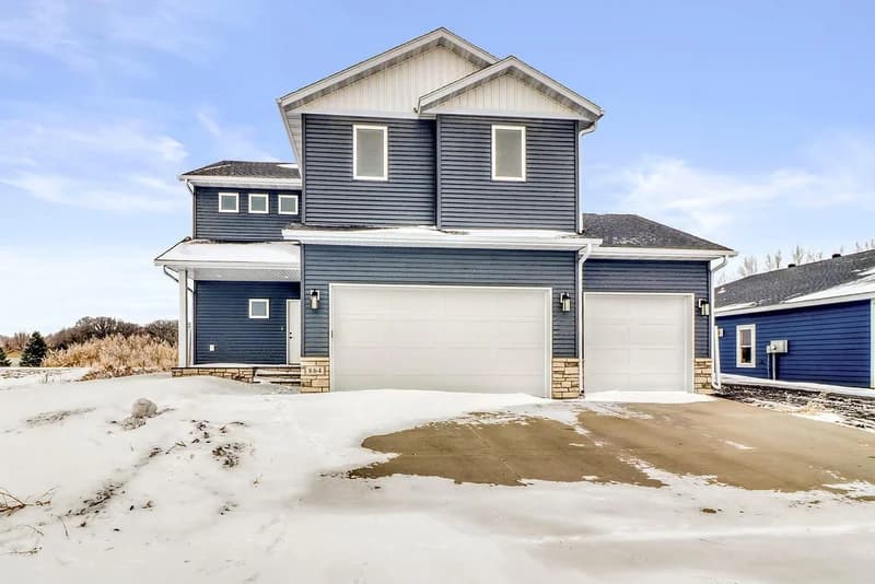 864 Harvest Circle, Horace, ND - Image 1