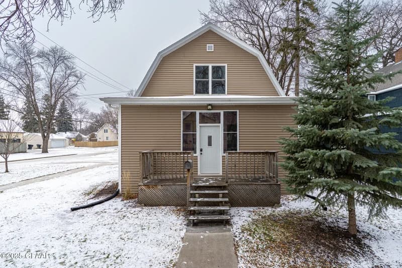 824 Chestnut Street, Grand Forks, ND - Image 1