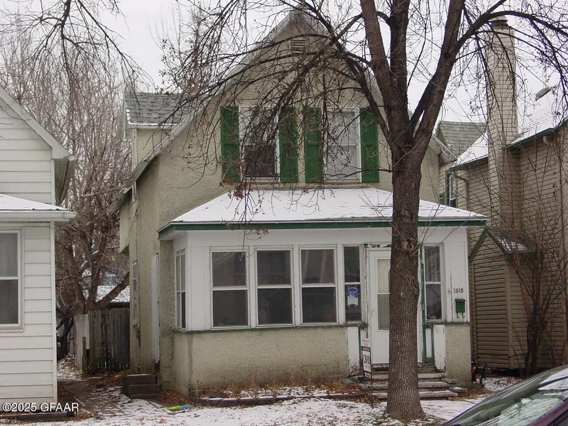 1010 University Ave, Grand Forks, ND - Image 1