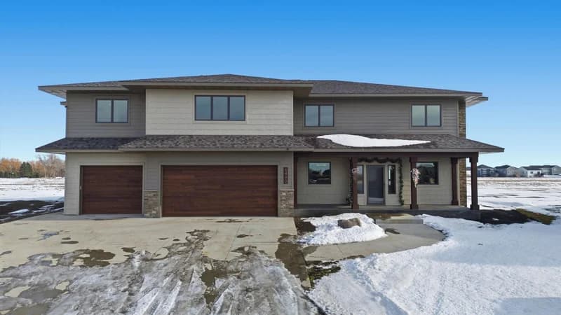 6490 Selkirk Drive, Fargo, ND - Image 1