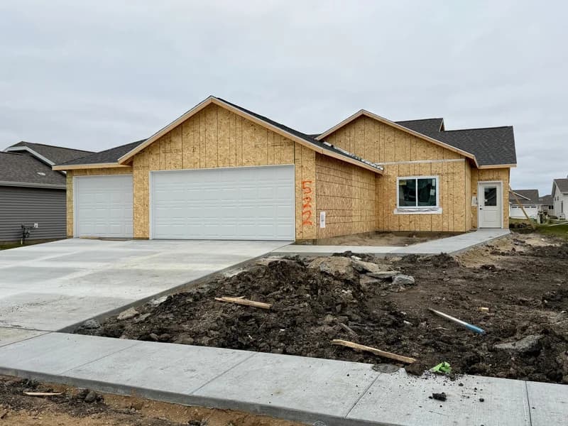 522 Westview Lane, West Fargo, ND - Image 1