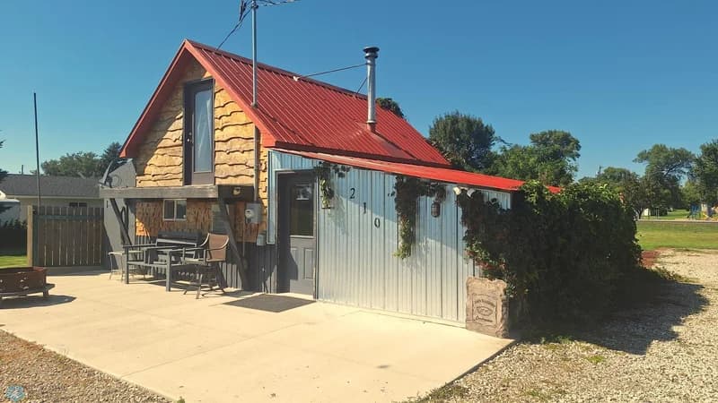 210 1st Street, Great Bend, ND - Image 1