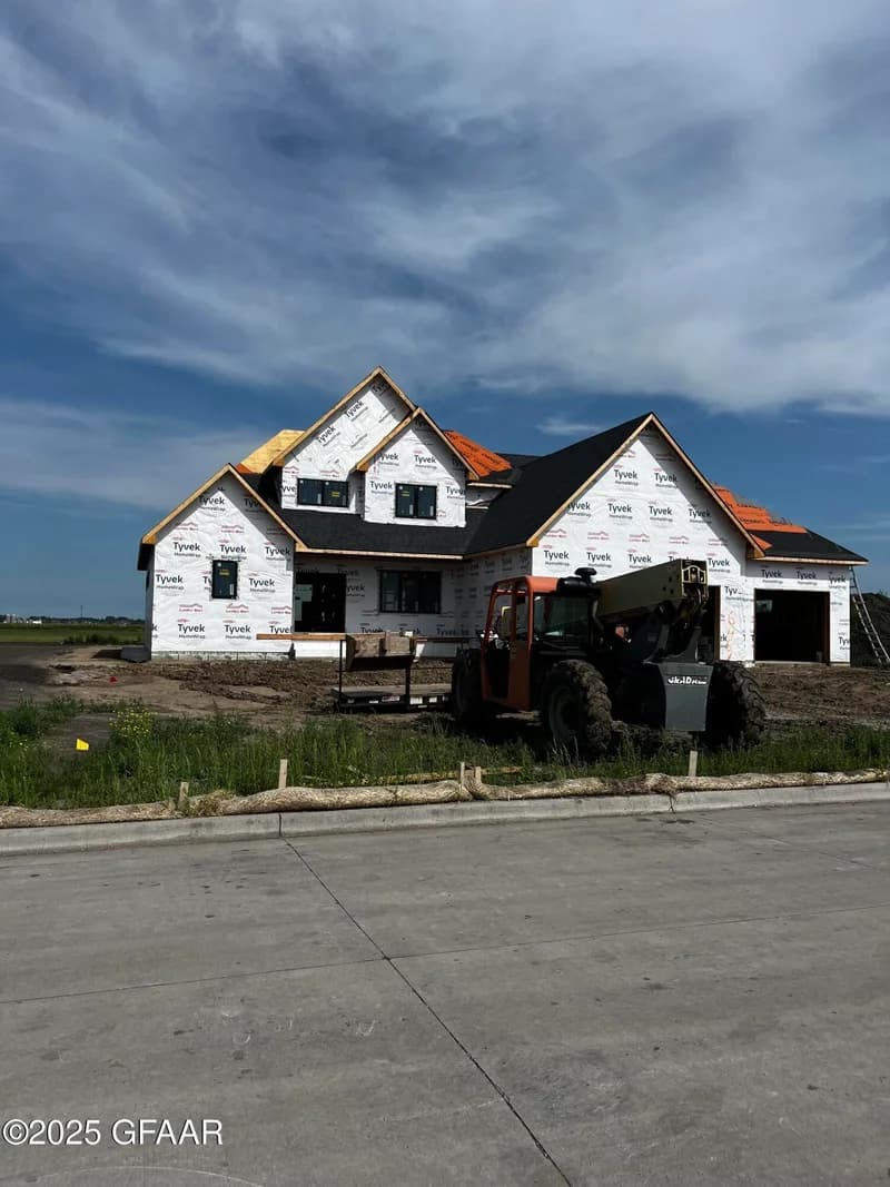 6461 Riggs Road, Grand Forks, ND - Image 1