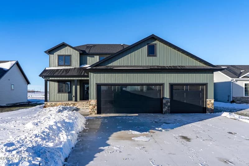 6418 Riggs Road, Grand Forks, ND - Image 1