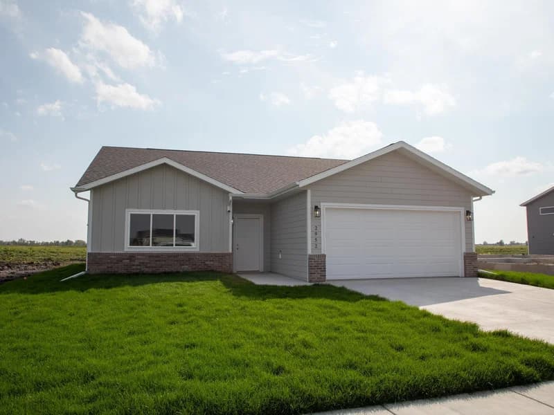 2952 74th Avenue, Fargo, ND - Image 1