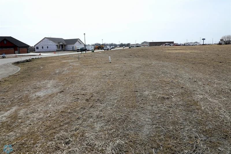 1848 Magnolia Court, Wahpeton, ND - Image 1