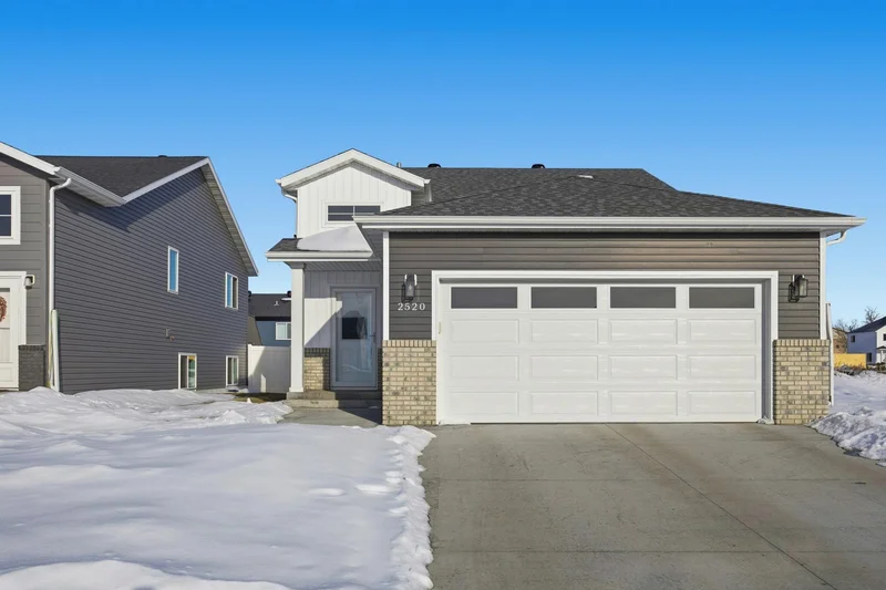 2520 37th Avenue, Moorhead, MN - Image 1