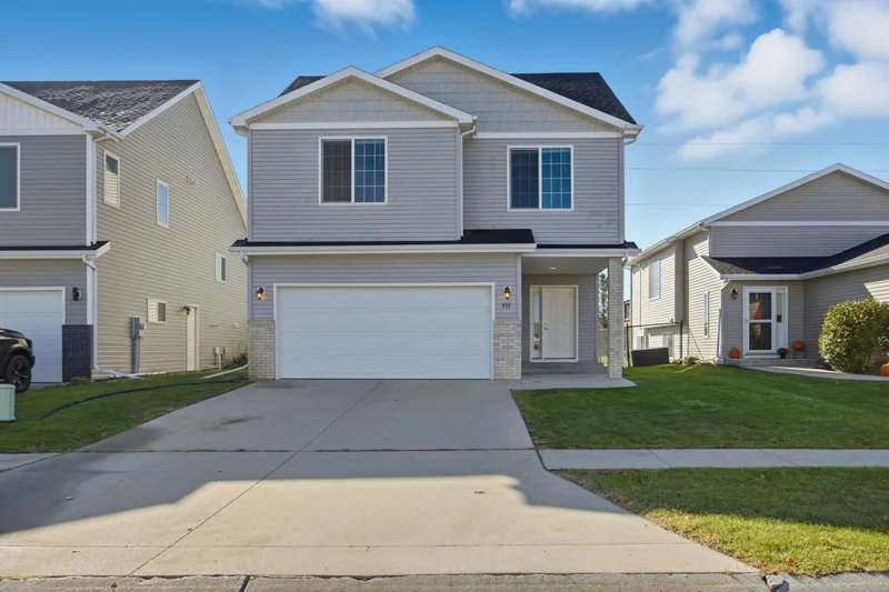 433 Foxtail Drive, West Fargo, ND - Image 1
