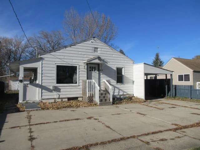 611 15th Street, Moorhead, MN - Image 1
