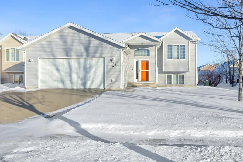 921 Homestead Court, West Fargo, ND - Image 1