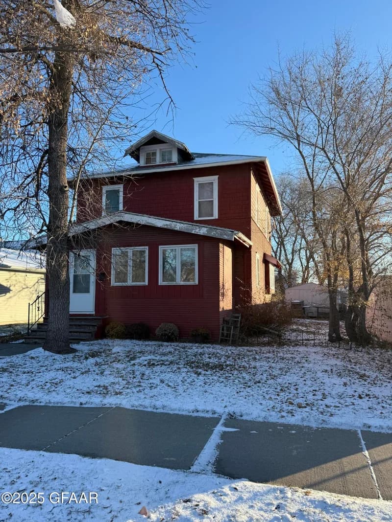 1118 Hill Avenue, Grafton, ND - Image 1