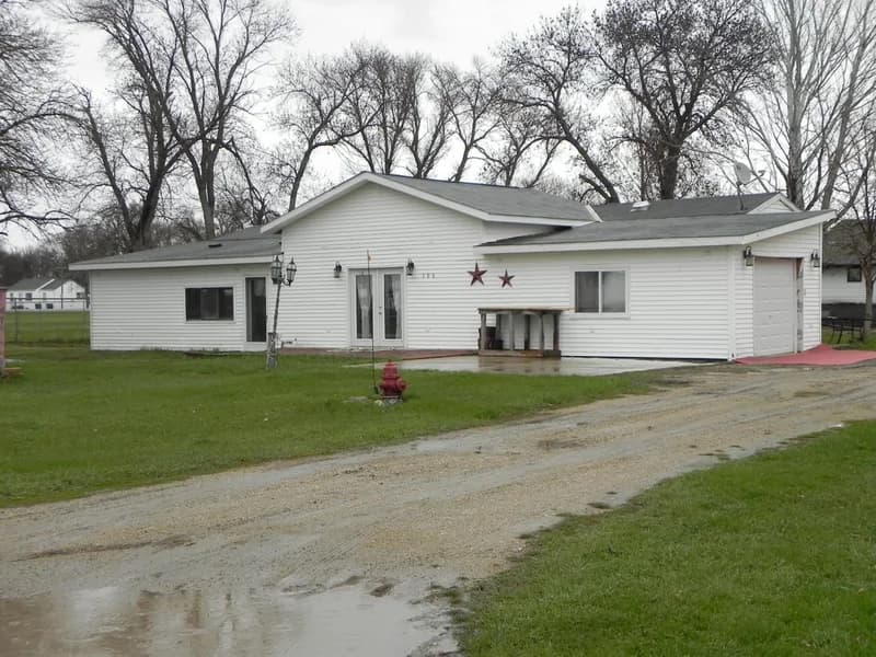 106 2nd Avenue, Mooreton, ND - Image 1