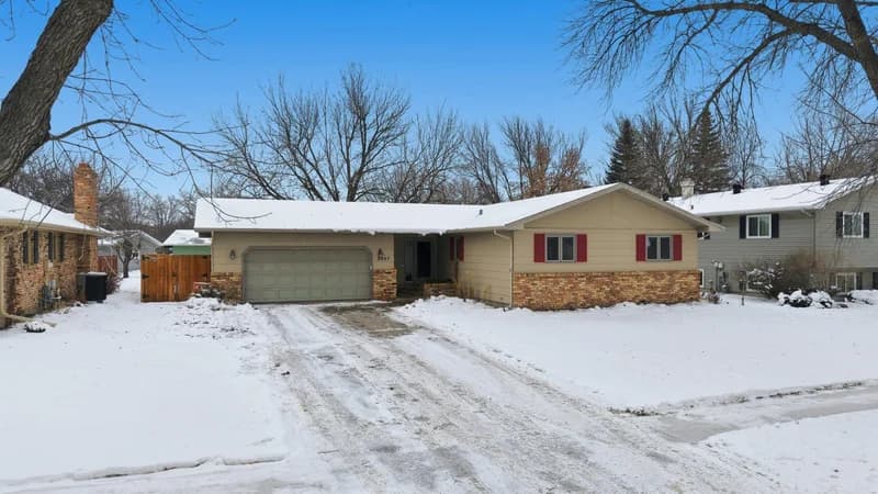 2867 Westgate Drive, Fargo, ND - Image 1