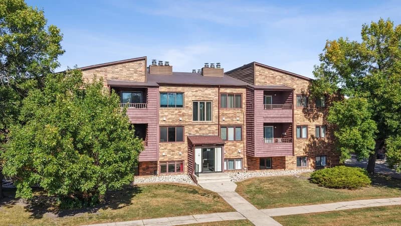 3253 17th Avenue, Fargo, ND - Image 1