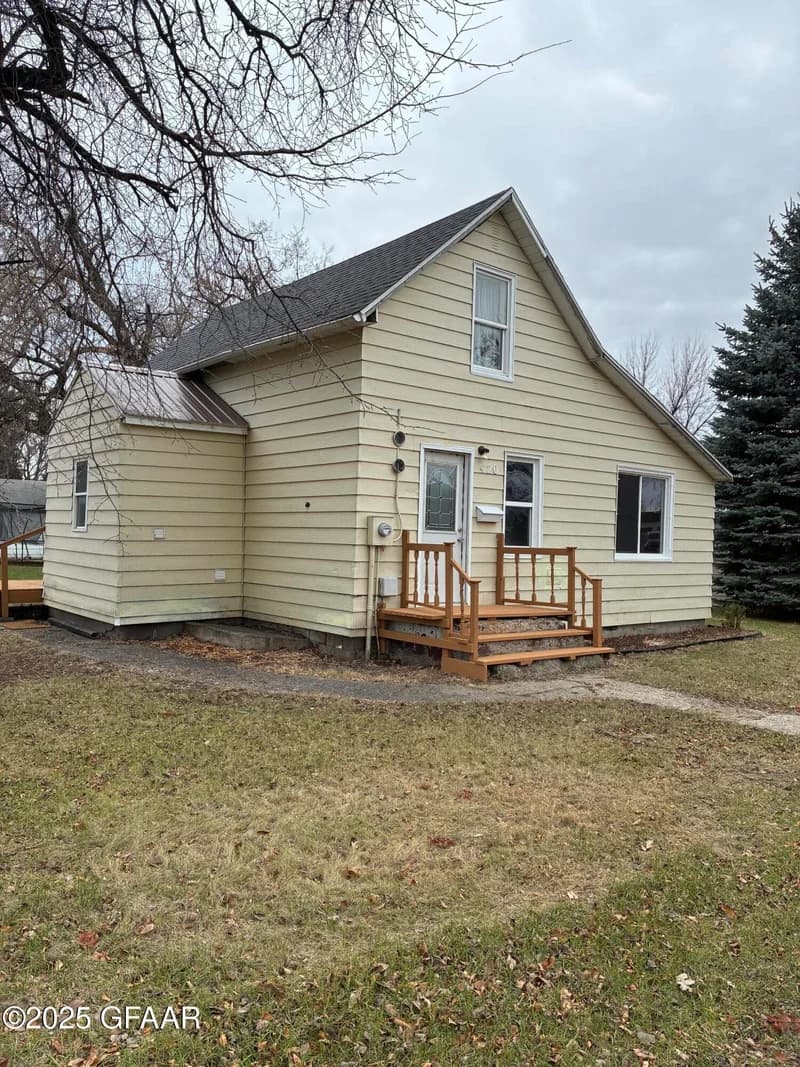 420 E 7th Street, Grafton, ND - Image 1