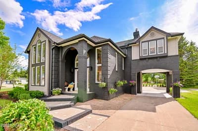 1030 JAMES Avenue SE