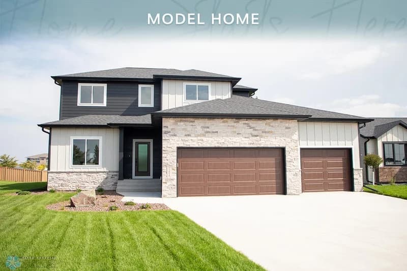 3606 Decorah Way, Fargo, ND - Image 1